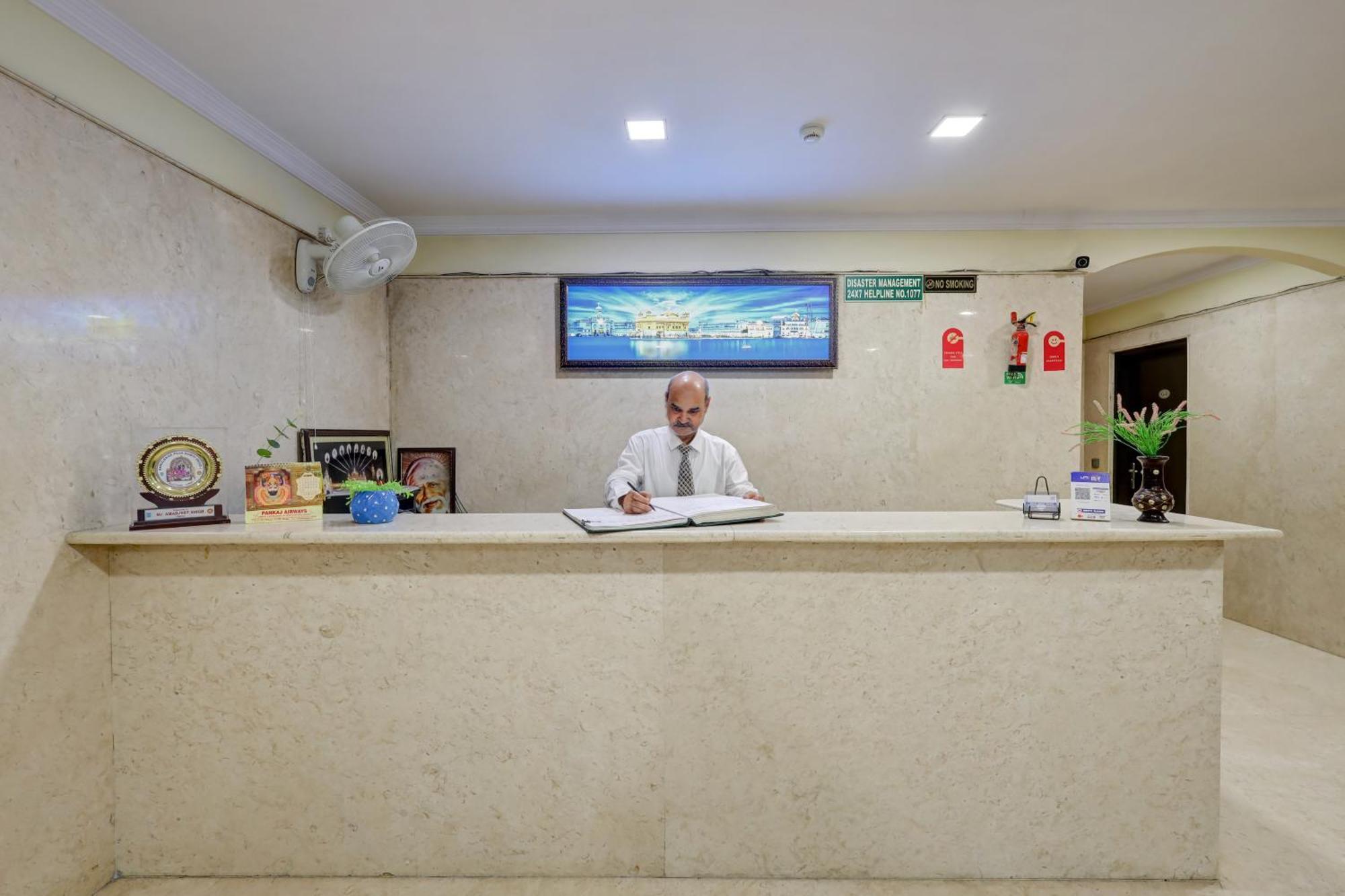 Hotel Singh Palace Delhi  Dış mekan fotoğraf